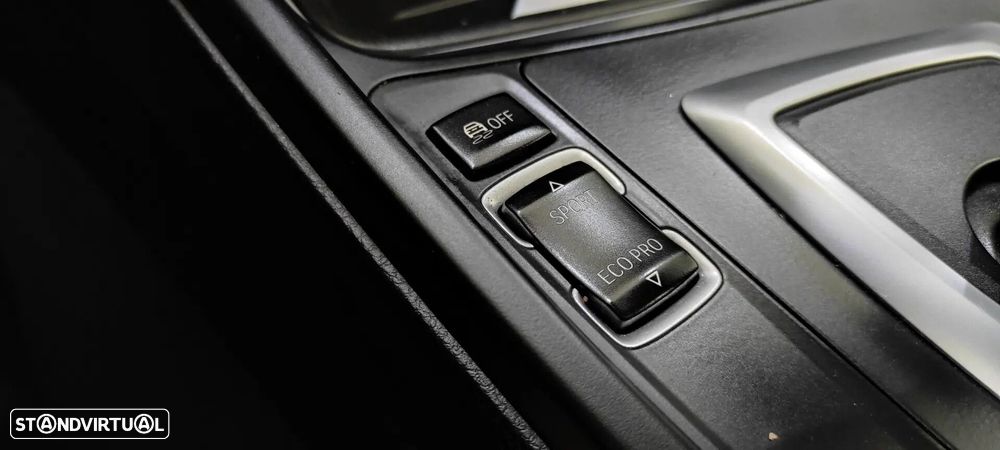 BMW 318 d Auto Line Luxury - 38