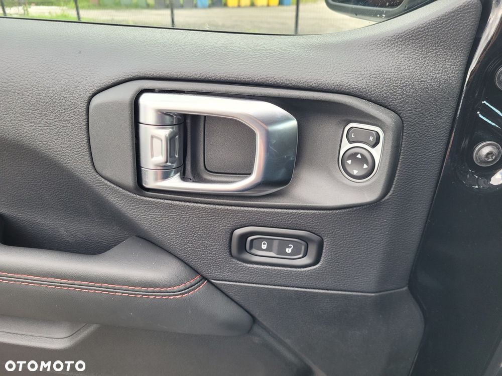 Jeep Wrangler - 20