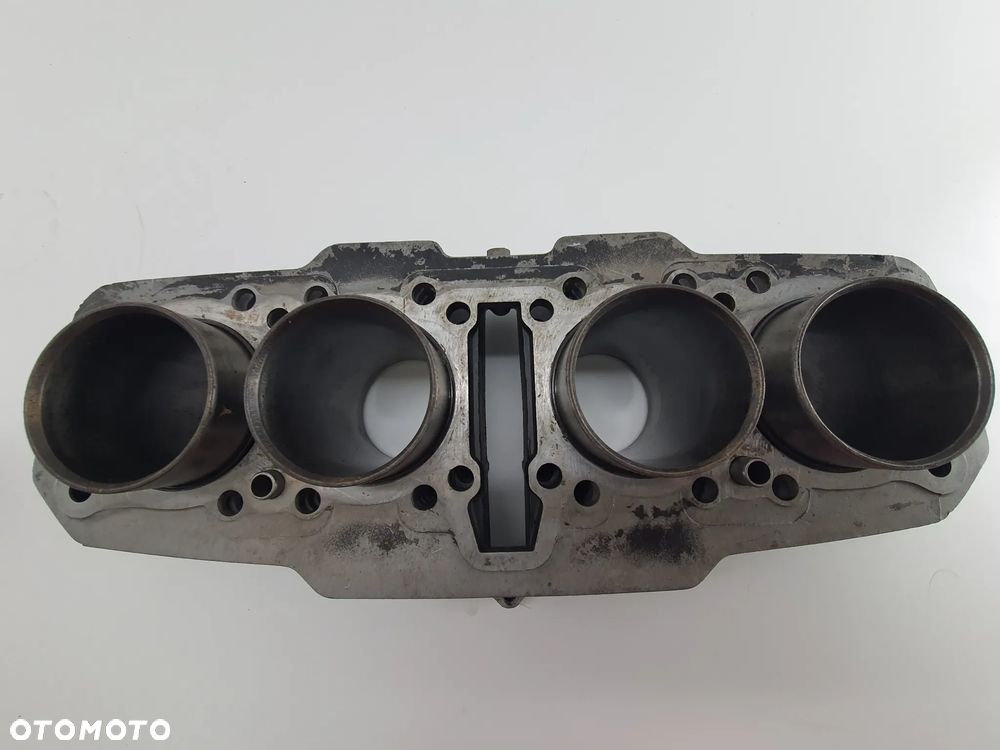 SUZUKI GSX 550 82-88 CYLINDER CYLINDRY BLOK + TŁOKI - 28