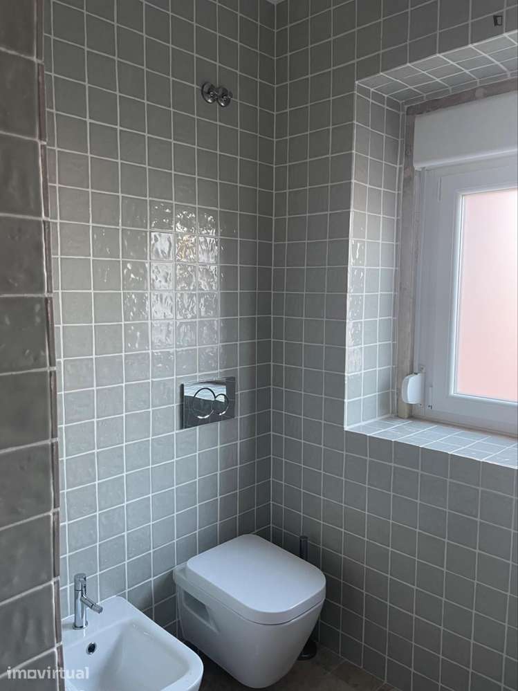 Quarto - localizado em Roma-Areeiro Lisbon - Grande imagem: 5/7
