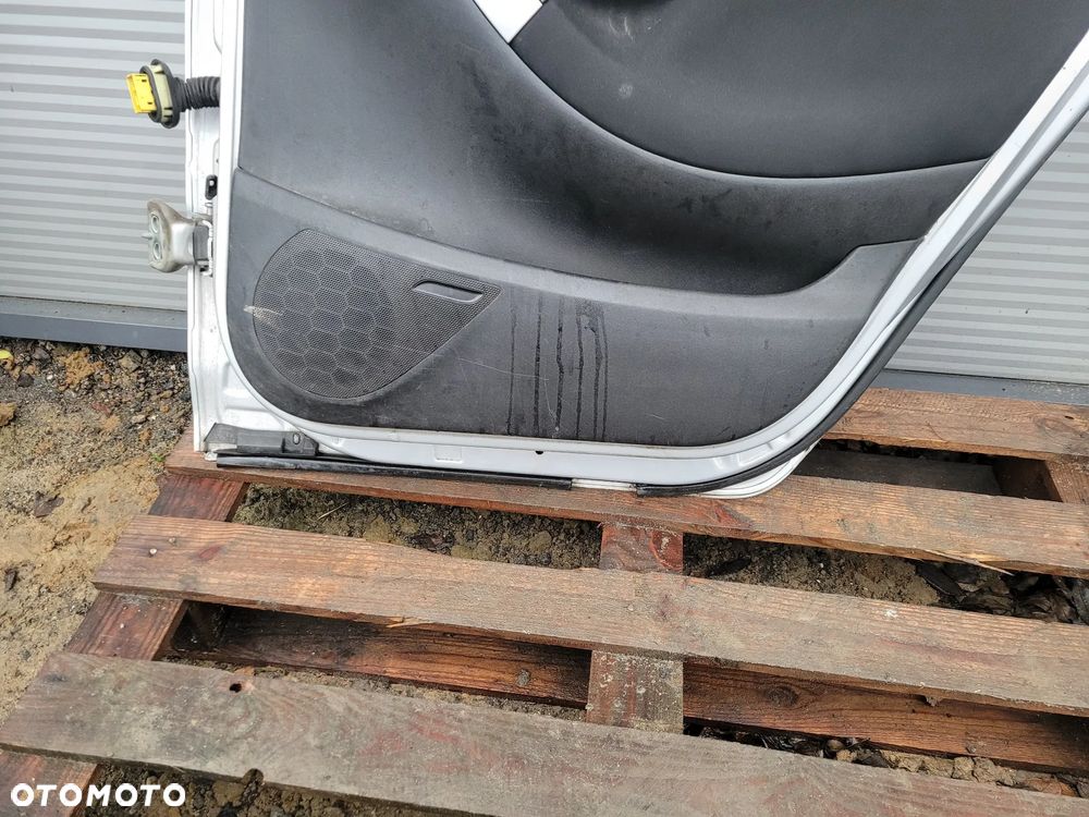 Citroen C4 Picasso I 10r Drzwi lewy przod prawy tyl lewy tyl  EZRC - 17