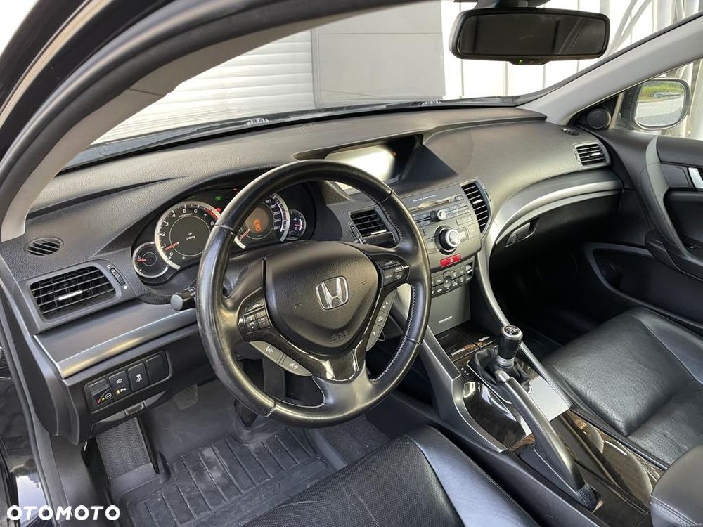 Honda Accord 2.0 Executive - 11