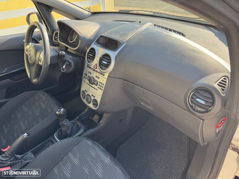 Opel Corsa 1.2 Cosmo - 16