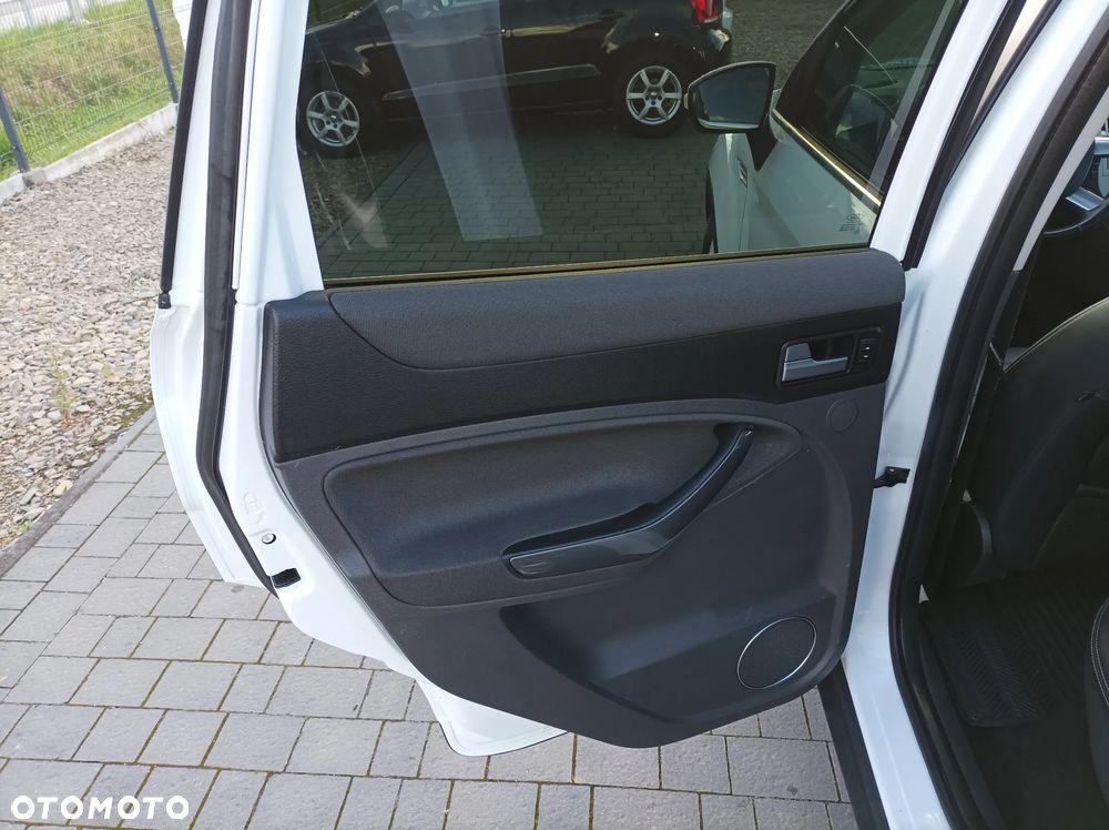 Ford Kuga 2.0 TDCi 4x4 Titanium - 21