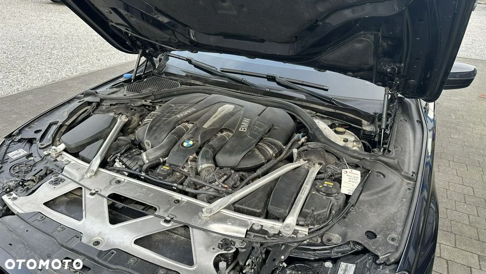 BMW Seria 7 - 18