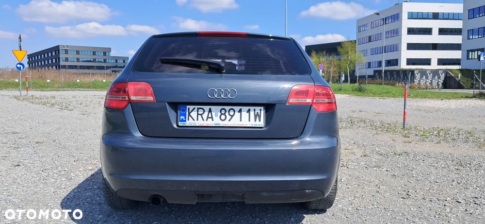 Audi A3 Sportback 1.6 TDI DPF Attraction - 8