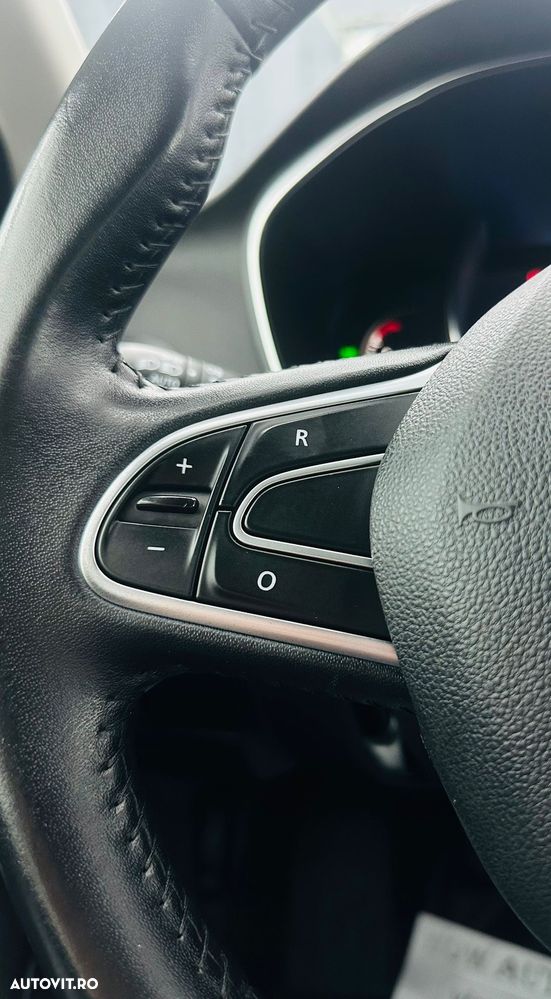 Renault Megane BLUE dCi 115 BUSINESS EDITION - 29