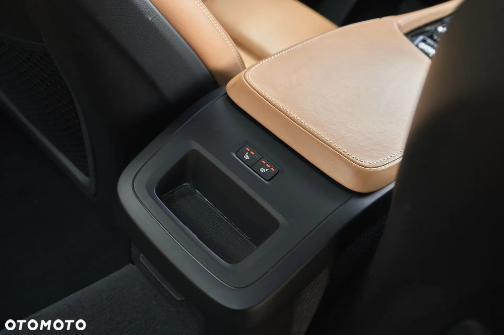 Volvo S90 D5 AWD Geartronic Inscription - 32