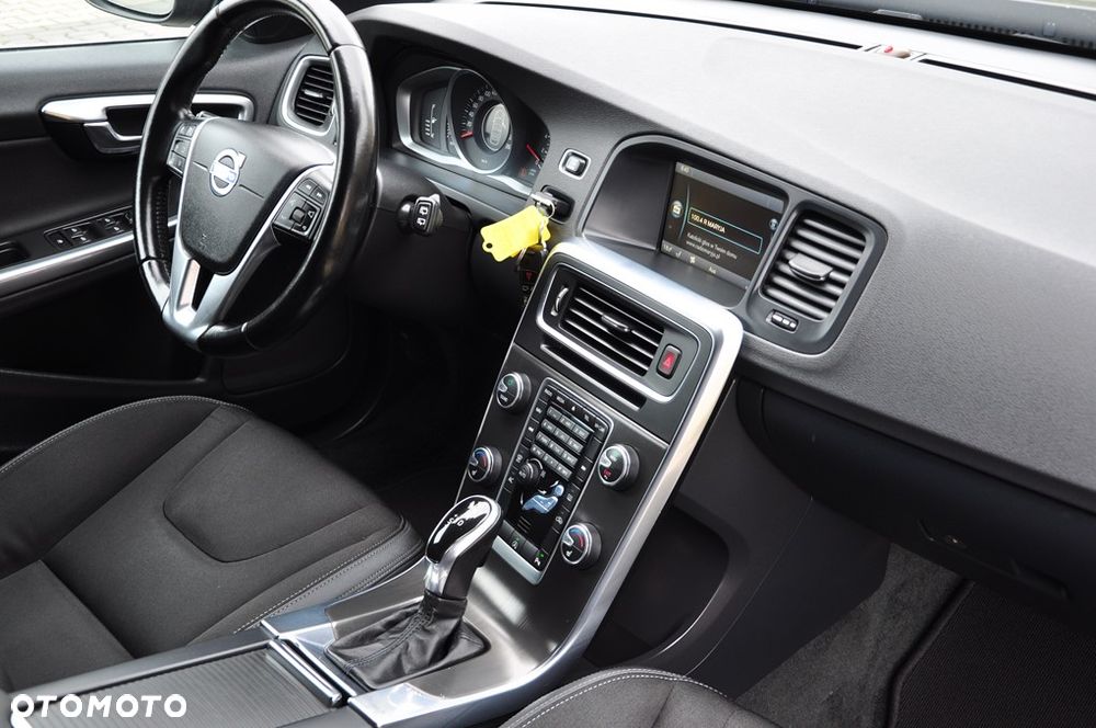 Volvo V60 D3 Geartronic Summum - 29