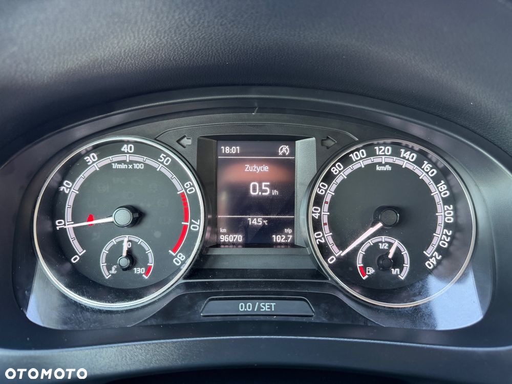 Skoda RAPID 1.0 TSI Style - 18