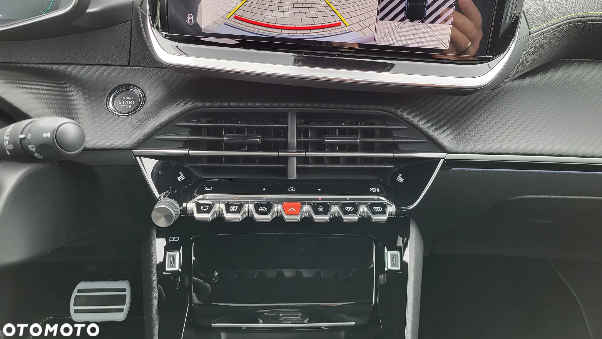 Peugeot 2008 PureTech mHEV GT e-DCS6 - 28