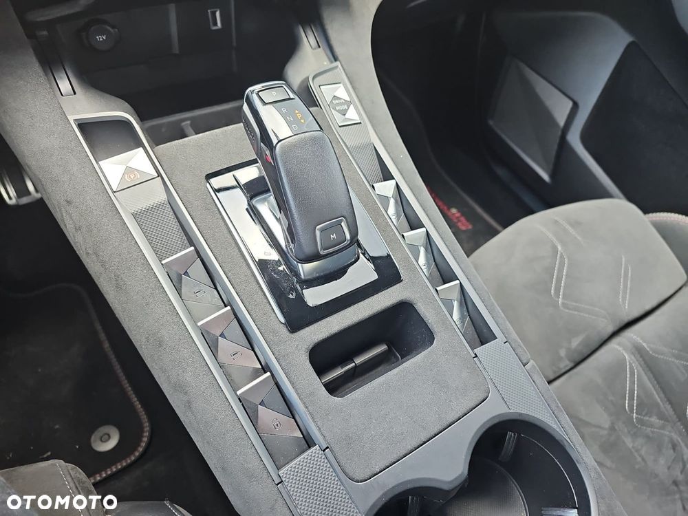 DS Automobiles DS 7 Crossback - 24