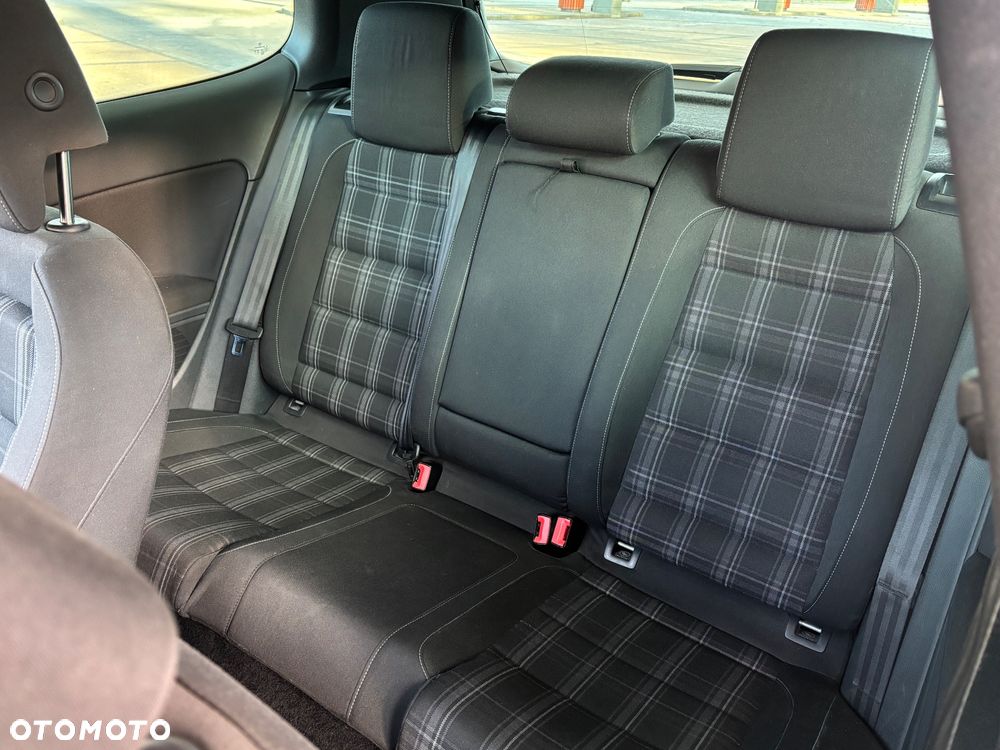 Volkswagen Golf - 17