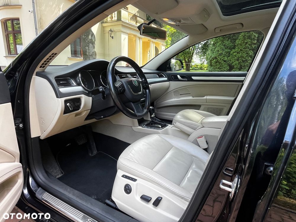 Skoda Superb 2.0 TDI 4x4 Elegance DSG - 11