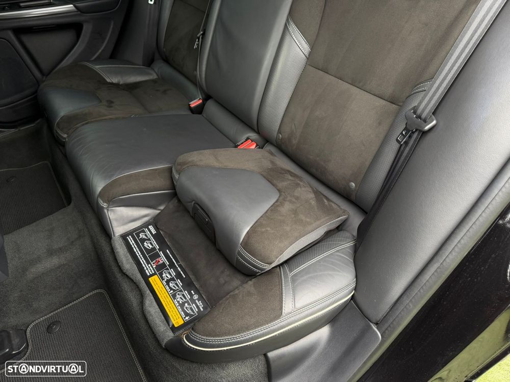 Volvo V60 2.0 D2 R-Design - 21