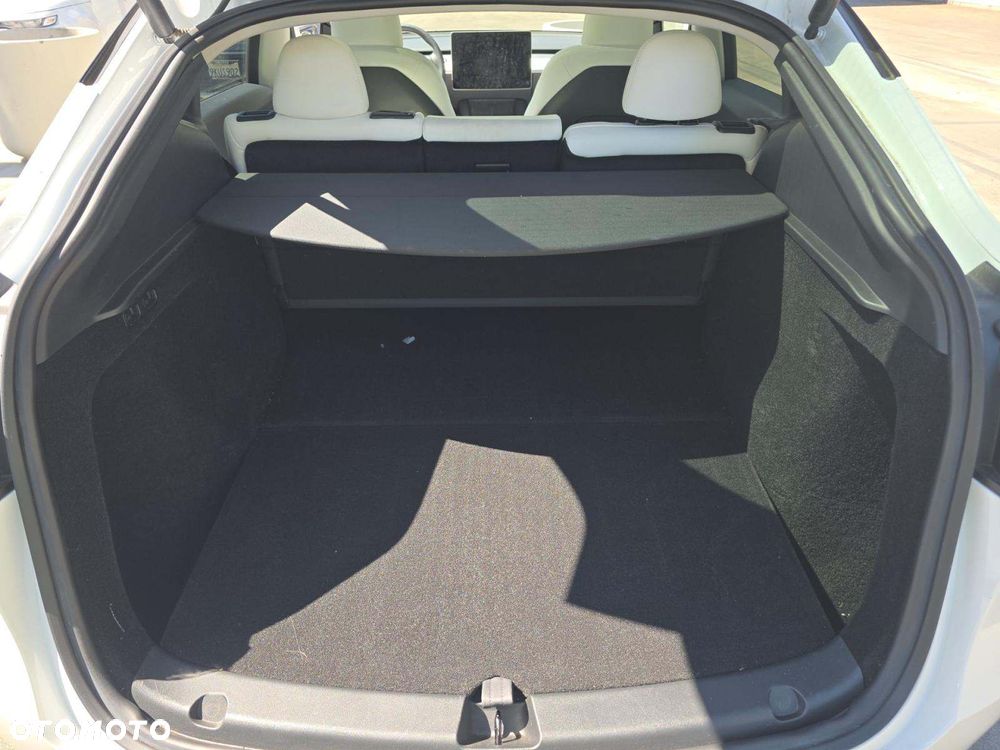 Tesla Model Y Long Range Dual Motor AWD - 15