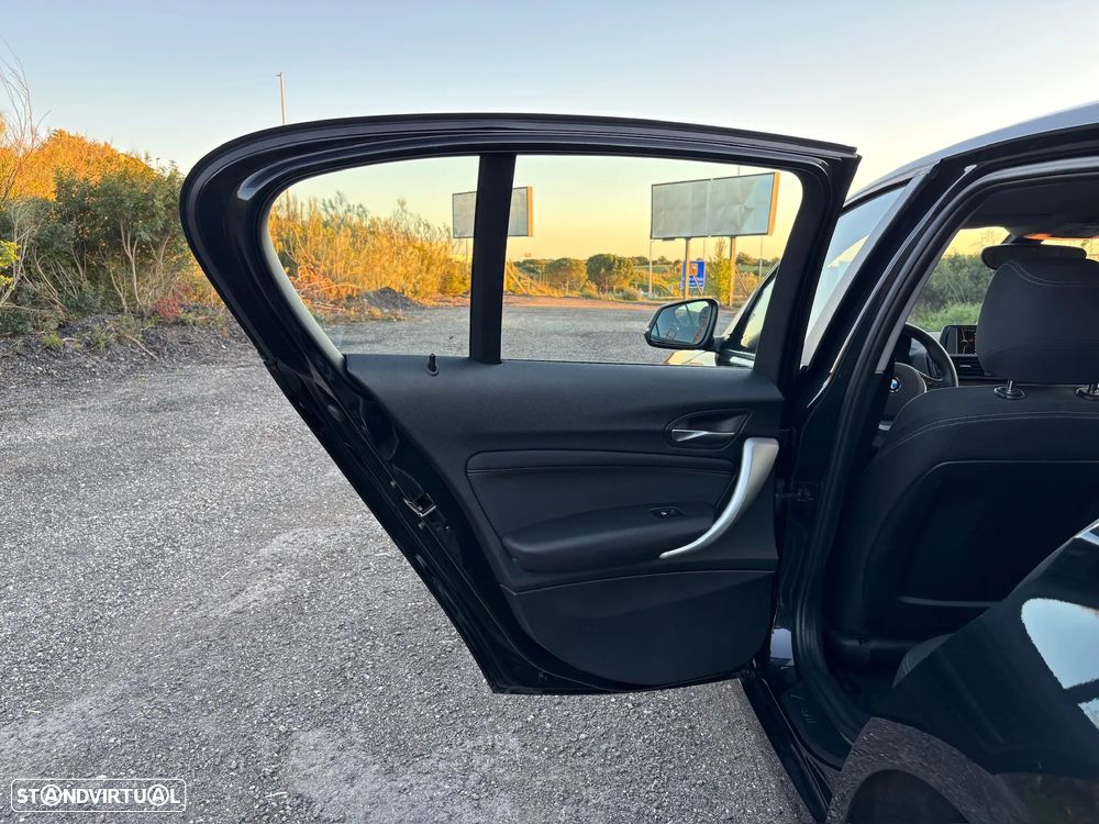 BMW 118 dA Line Sport - 32