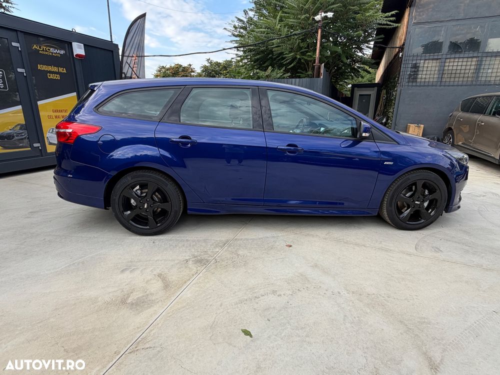 Ford Focus - 30