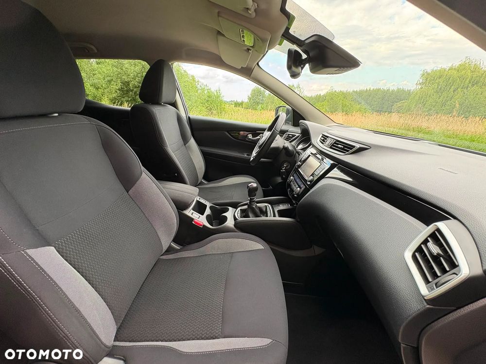 Nissan Qashqai 1.2 DIG-T N-Vision - 27