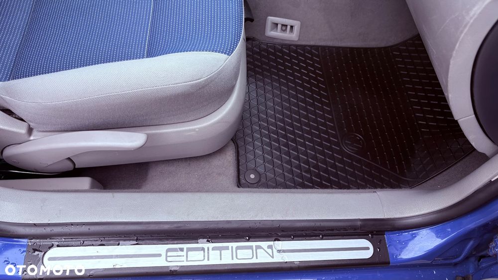 Volkswagen Golf - 33