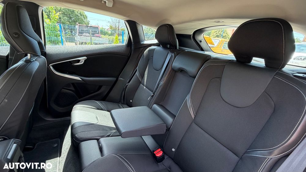 Volvo V40 D2 Momentum - 13