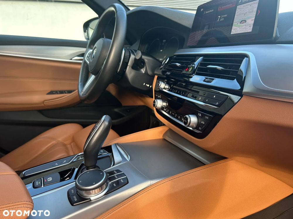 BMW Seria 5 530d xDrive M Sport sport - 19