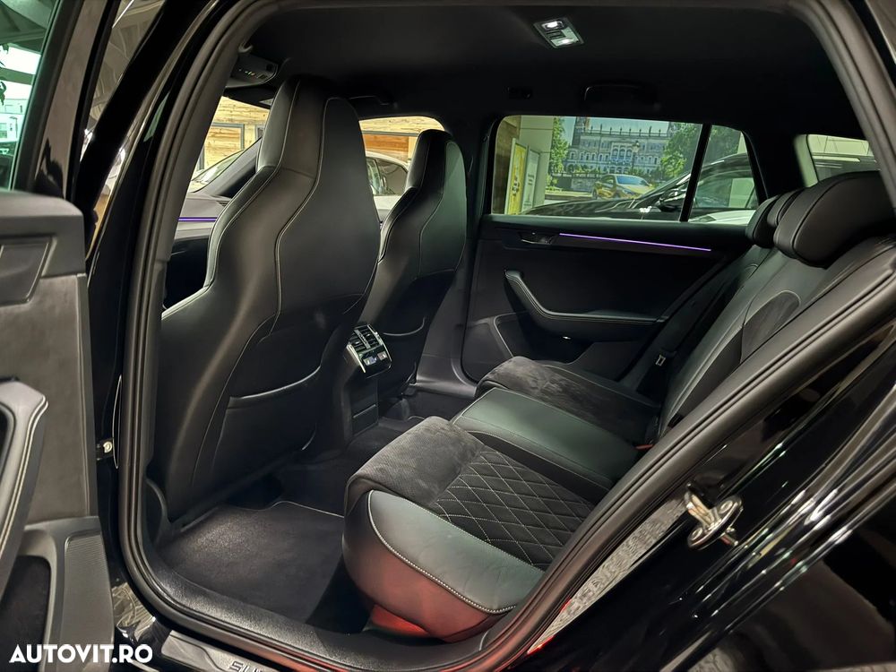 Skoda Superb 2.0 TDI DSG Sportline - 11