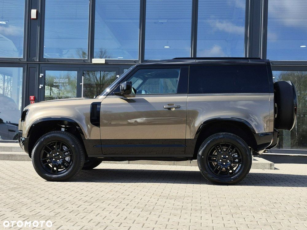 Land Rover Defender - 6