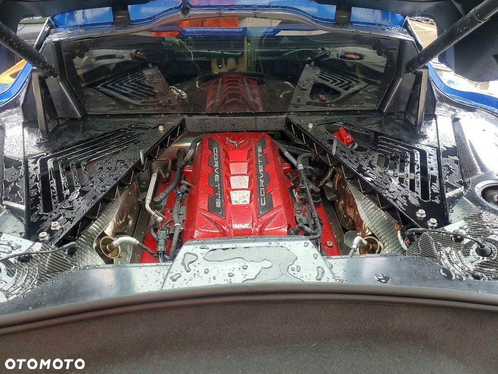 Chevrolet Corvette - 8