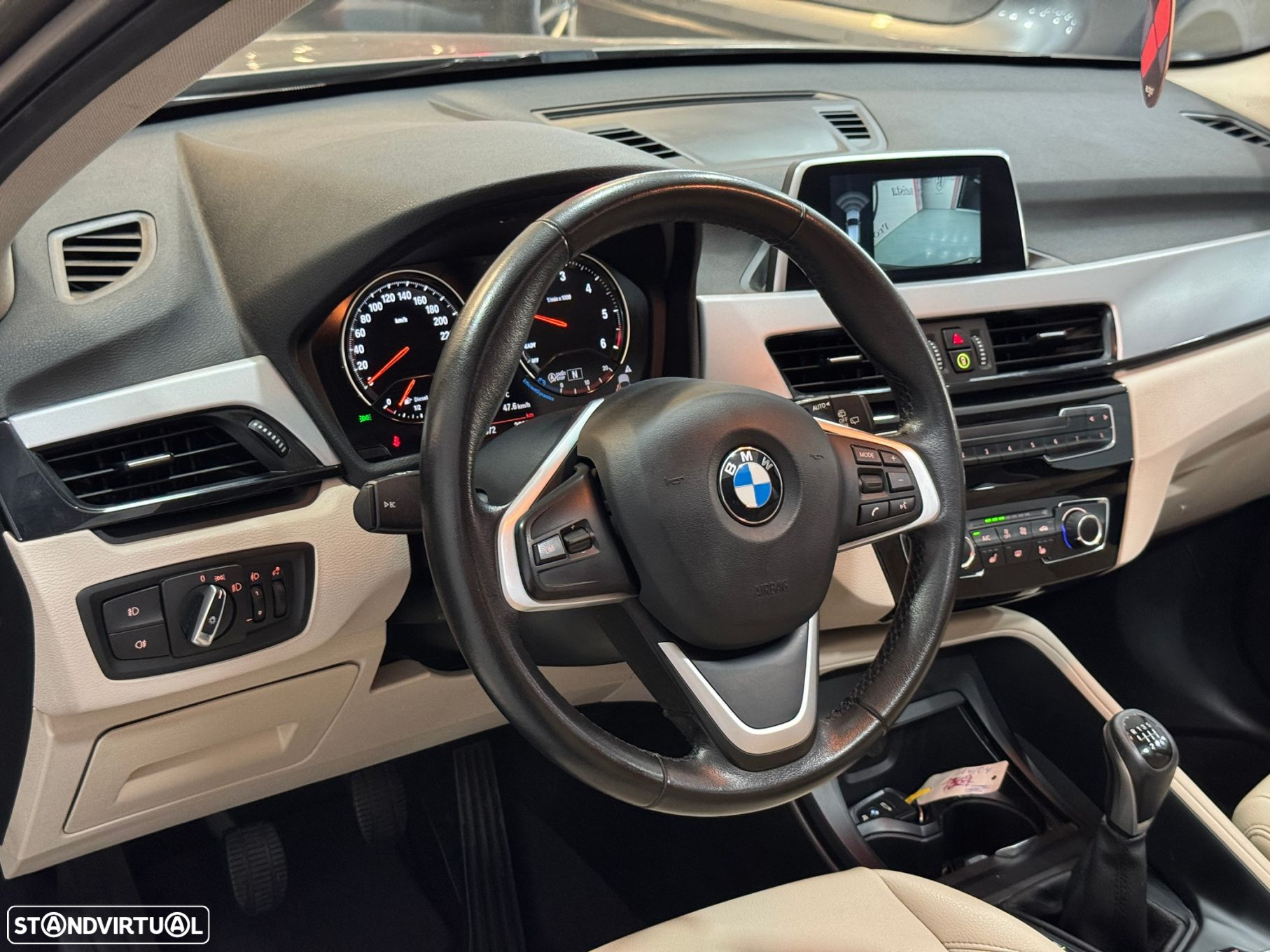 BMW X1 16 d sDrive Advantage - 22
