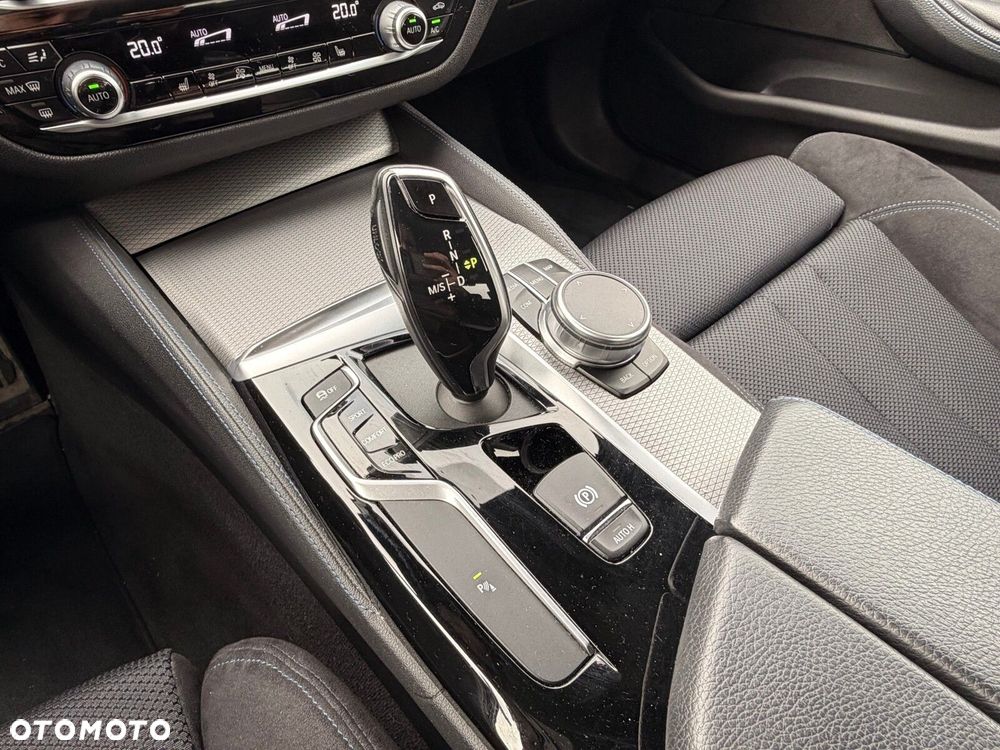 BMW Seria 5 530i GPF xDrive M Sport sport - 19