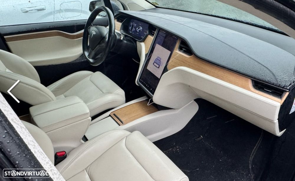 Tesla Model X 100D - 8