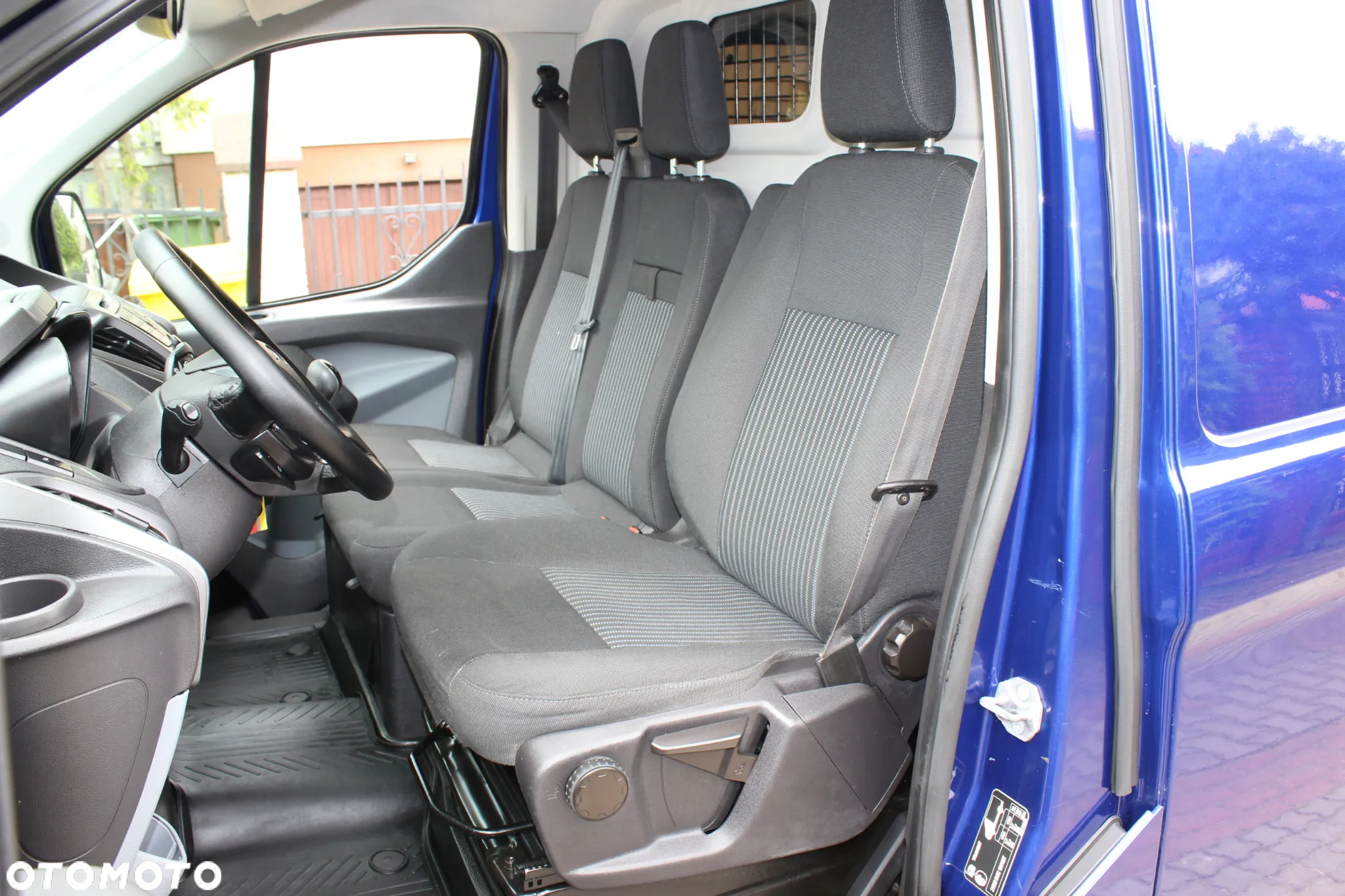 Ford TRANSIT CUSTOM L2H1 - 12