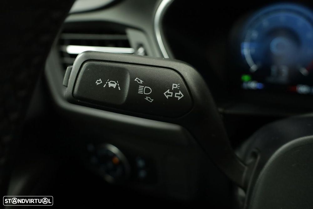 Ford Focus SW 1.0 EcoBoost MHEV Active X - 17