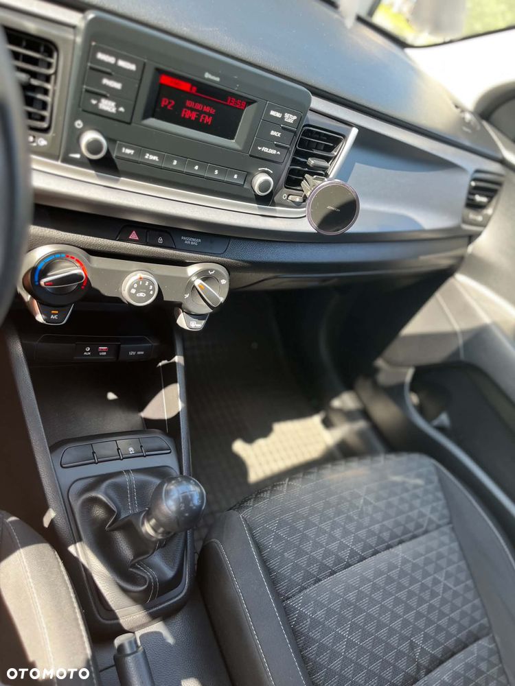 Kia Rio 1.2 M - 11