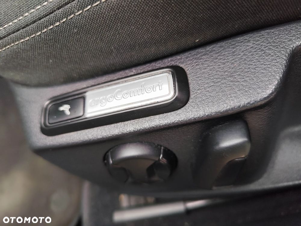 Volkswagen Passat Variant 2.0 TDI BMT Comfortline - 11