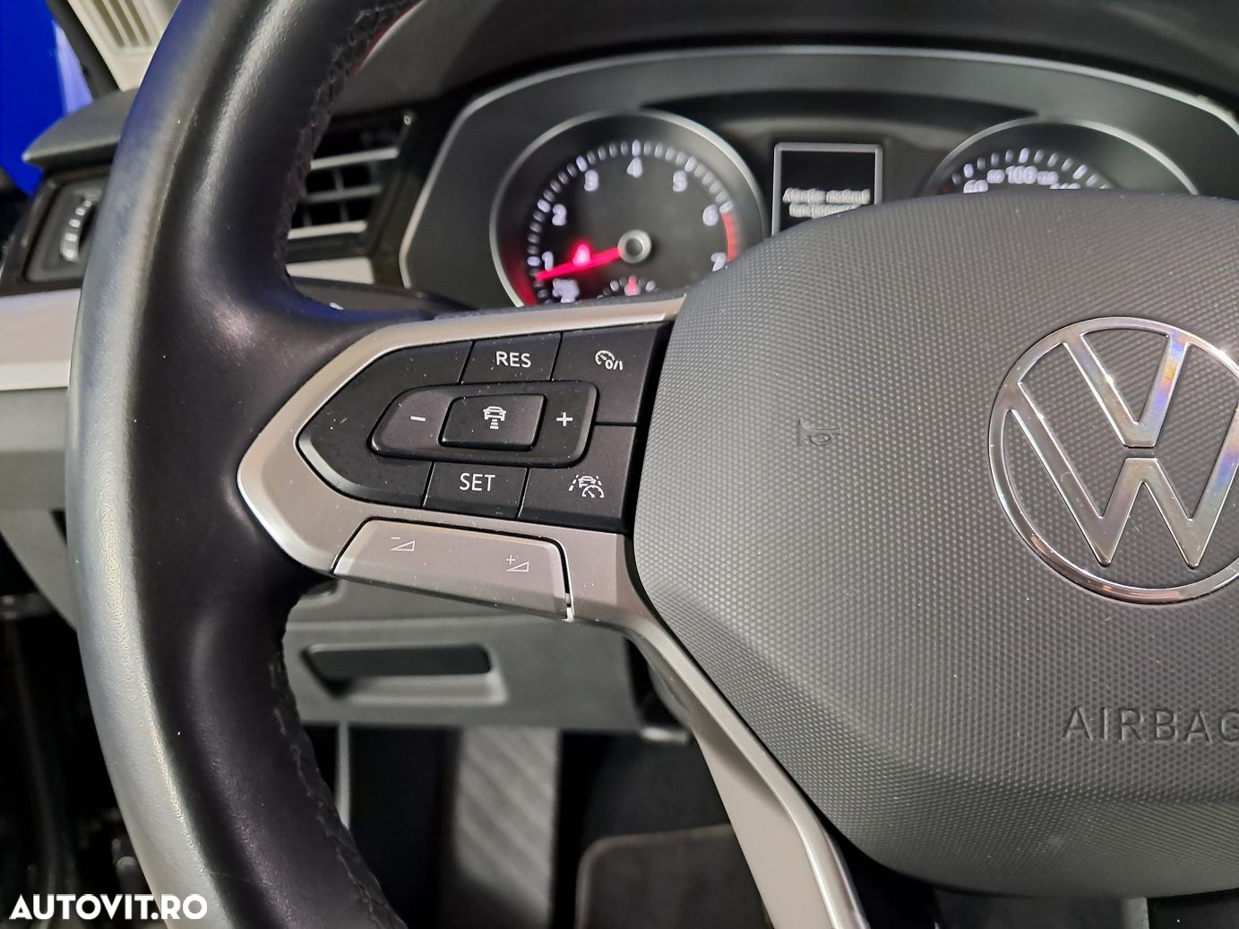 Volkswagen Passat - 12