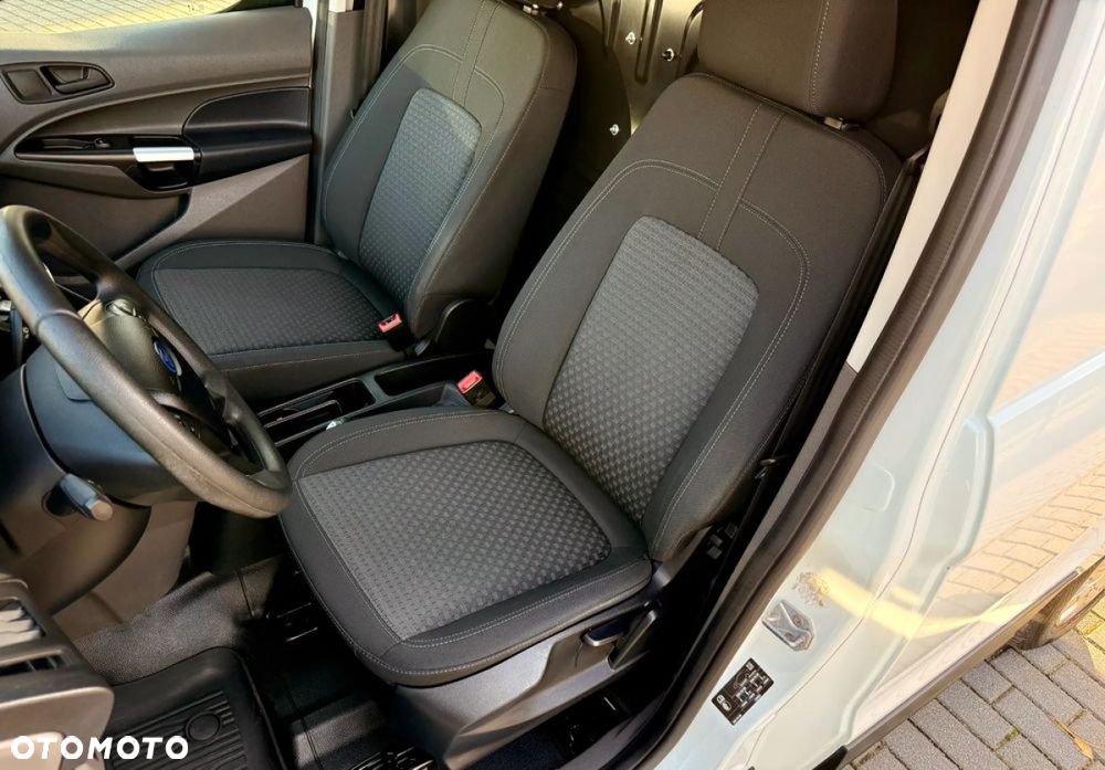 Ford Transit Connect - 32