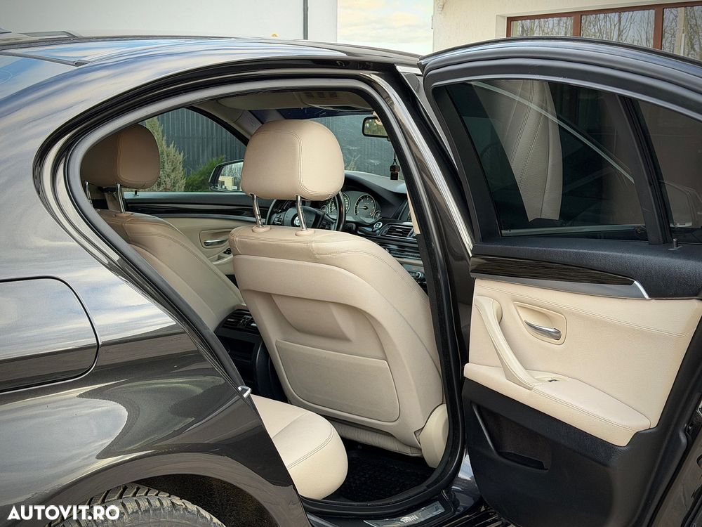 BMW Seria 5 520d Aut. Luxury Line - 15