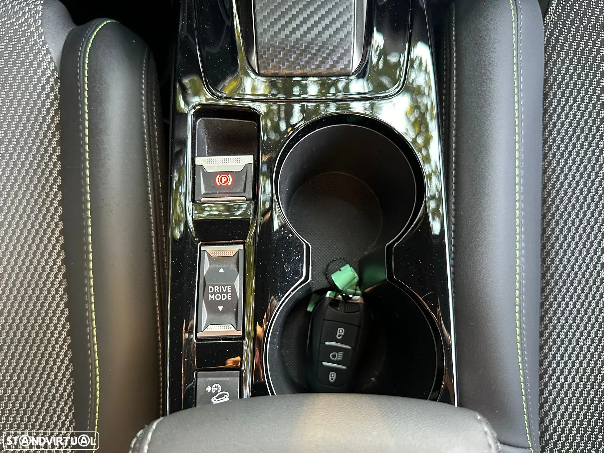 Peugeot 2008 PureTech 130 EAT8 GT - 30