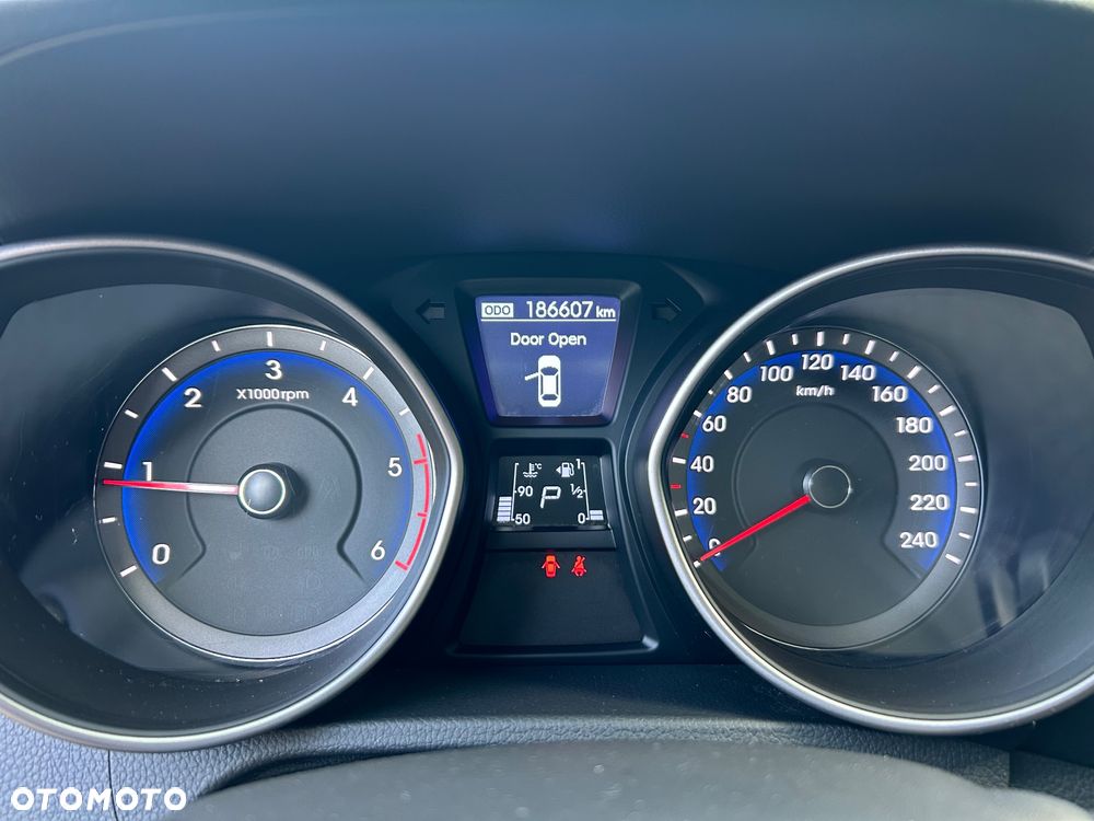 Hyundai i30 1.6 CRDi Fifa World Cup Edition - 27