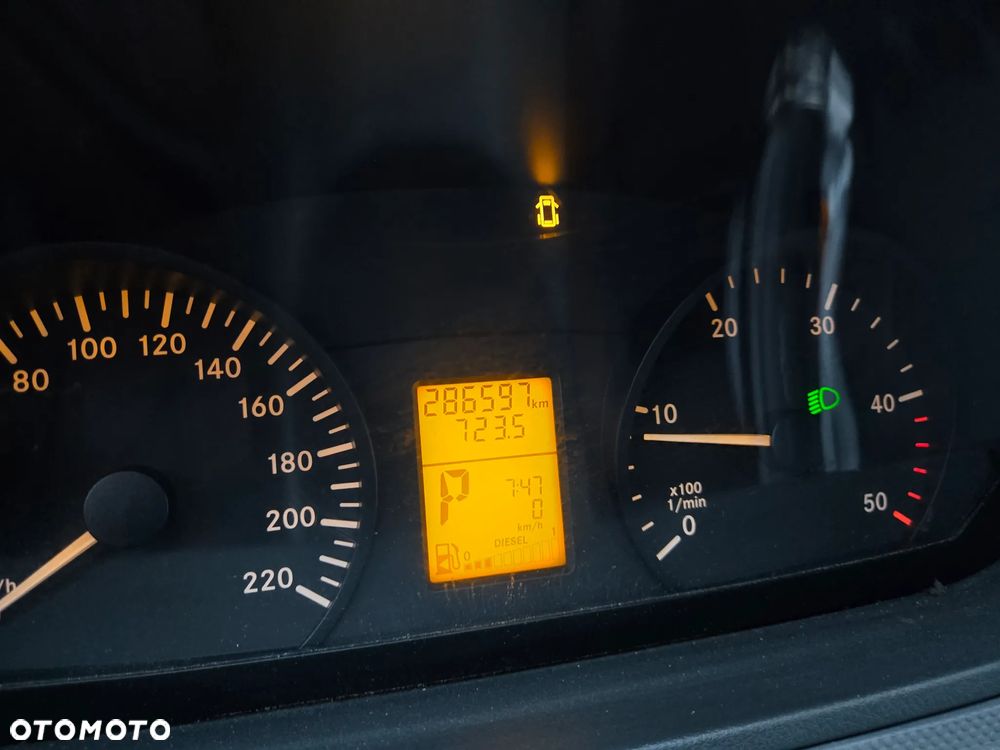 Mercedes-Benz VITO - 7