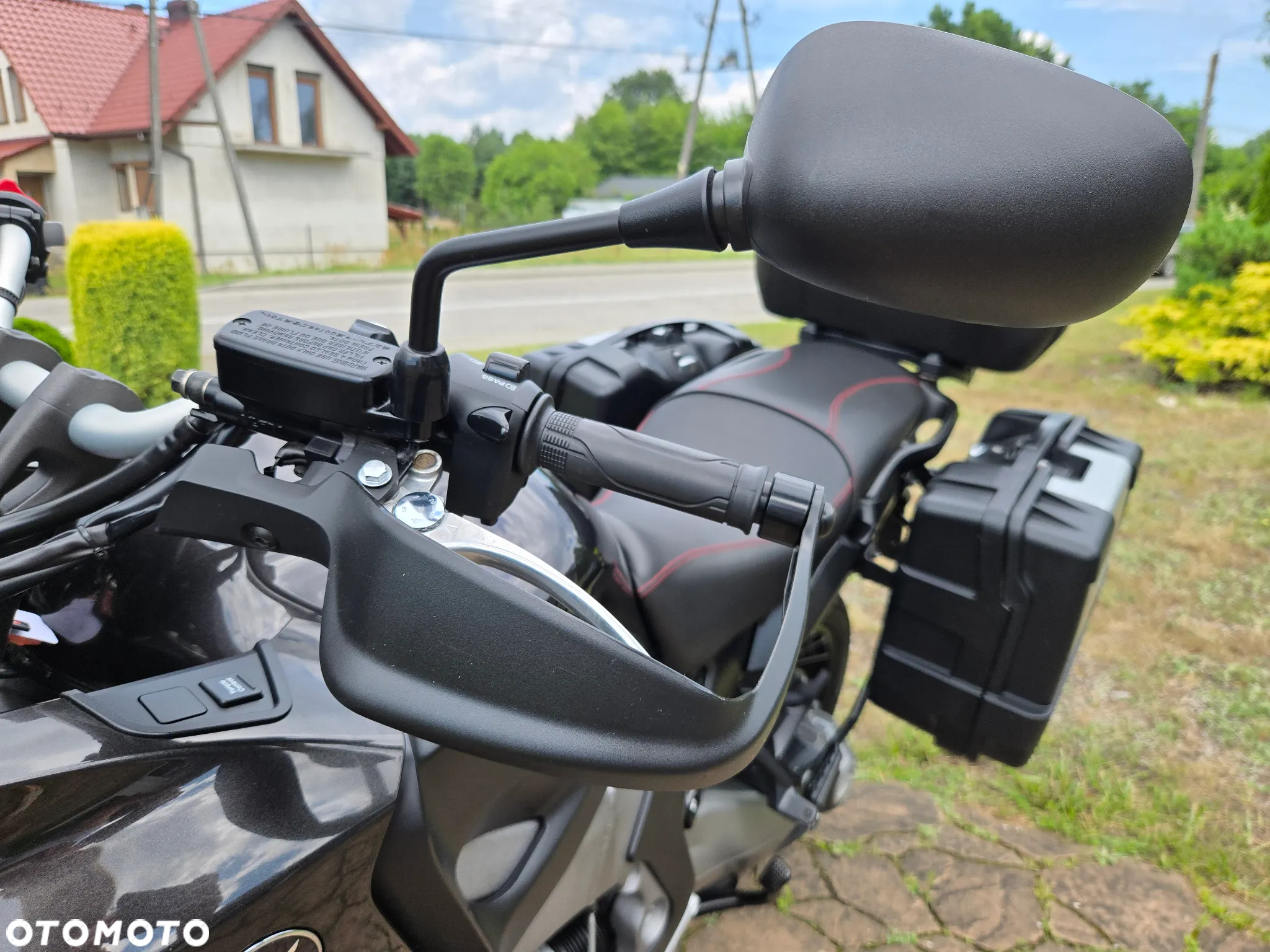 Honda VFR - 28