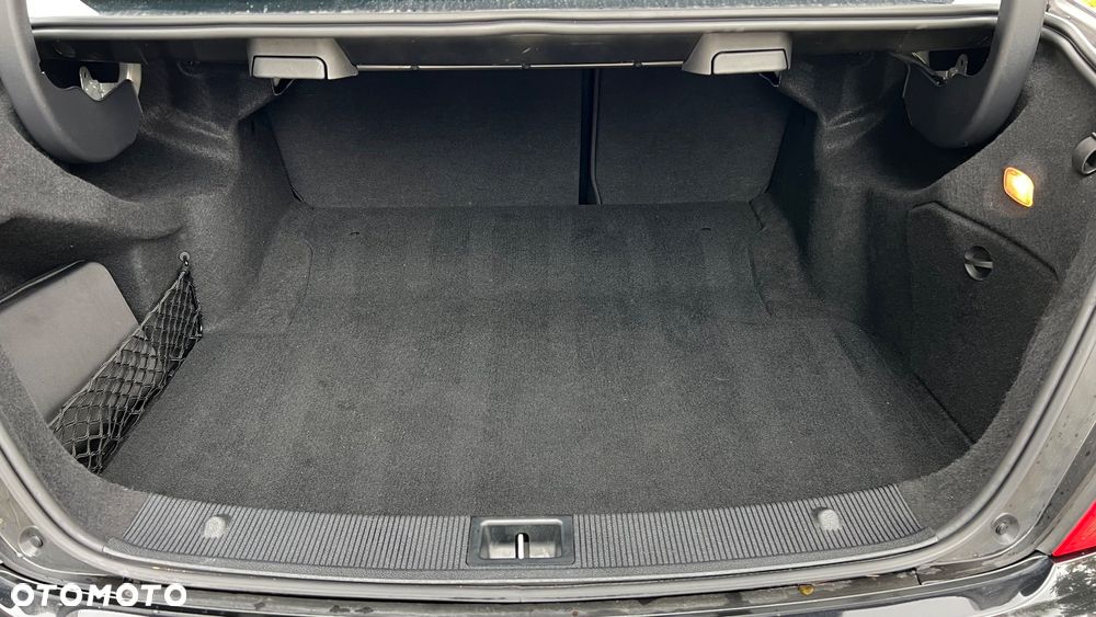 Mercedes-Benz Klasa C 180 T CGI Automatik BlueEFFICIENCY Avantgarde - 14