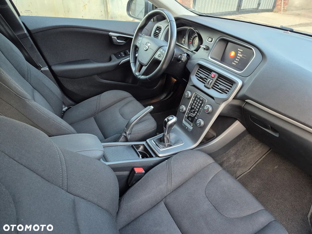 Volvo V40 T2 Inscription - 22