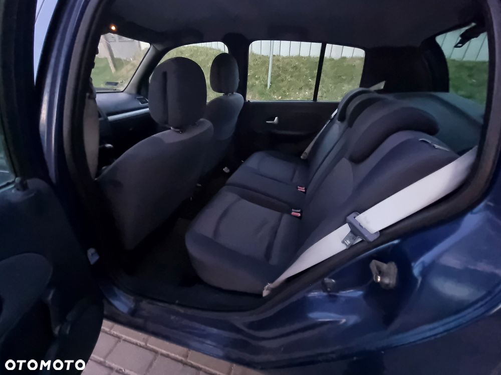 Renault Clio 1.2 16V Dynamique - 9