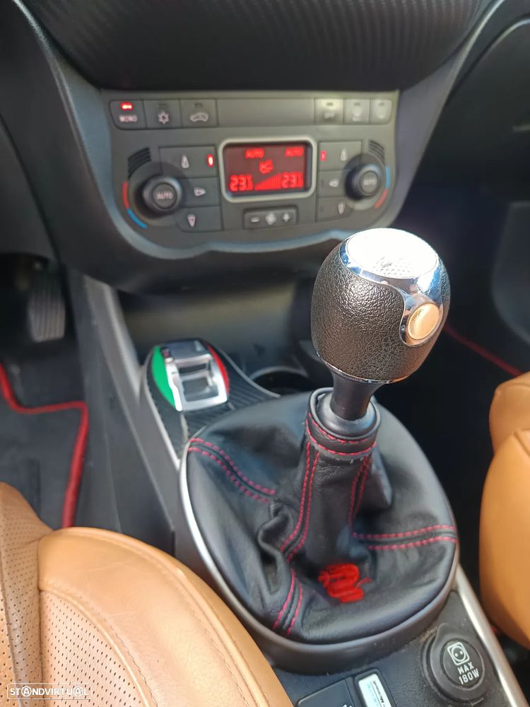 Alfa Romeo MiTo 1.3 JTD Distinctive S&S - 17