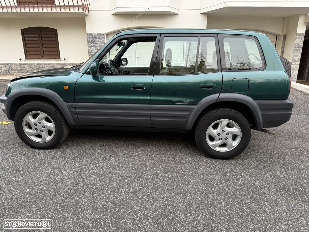 Toyota RAV4 Standard - 2