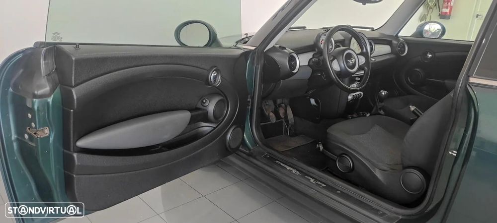 MINI 3 Portas Cooper D - 16