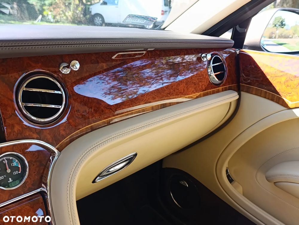 Bentley Mulsanne Standard - 18